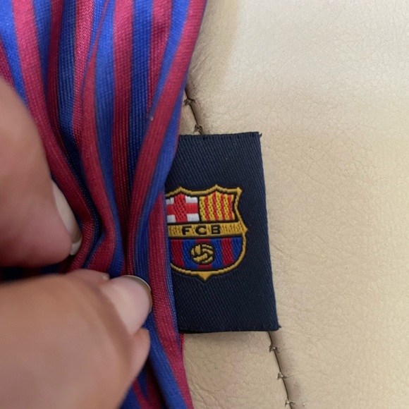 FCBarcelona Messi Soccer Jersey, XL - Picture 6 of 6